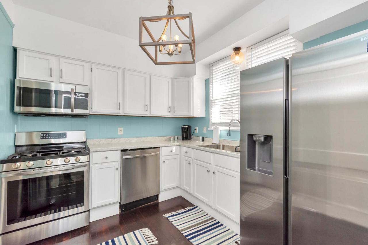 2 Kitchens,2 Living Rooms,4 Bedrooms-Close To All! 갤버스턴 외부 사진