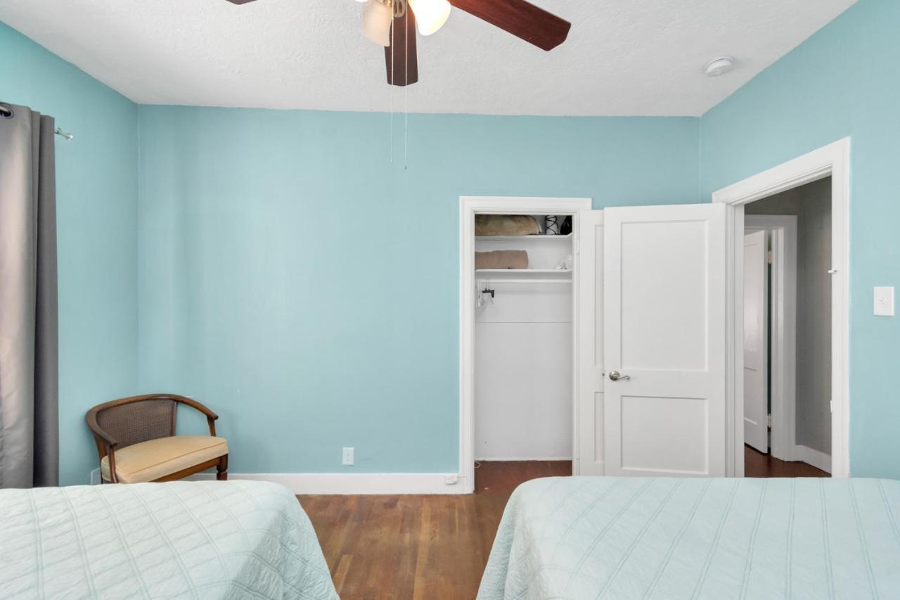 2 Kitchens,2 Living Rooms,4 Bedrooms-Close To All! 갤버스턴 외부 사진